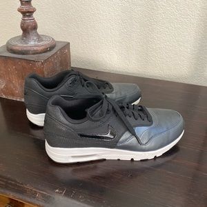 Nike Air Max Black Running Shoes Woman’s Size 7.5